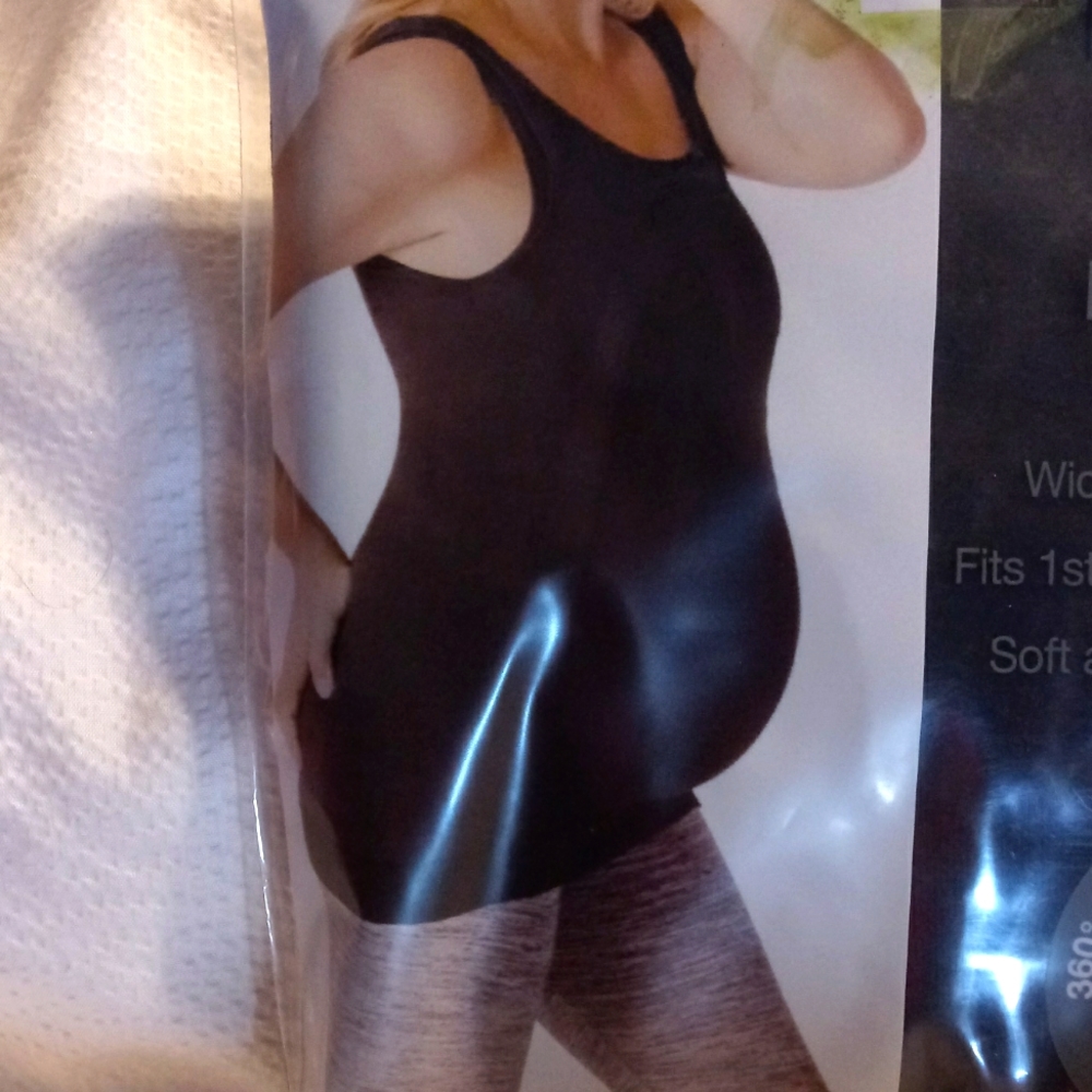 NWT MATERNITY WICKING 360 SEAMLESS SUPPORT TANK